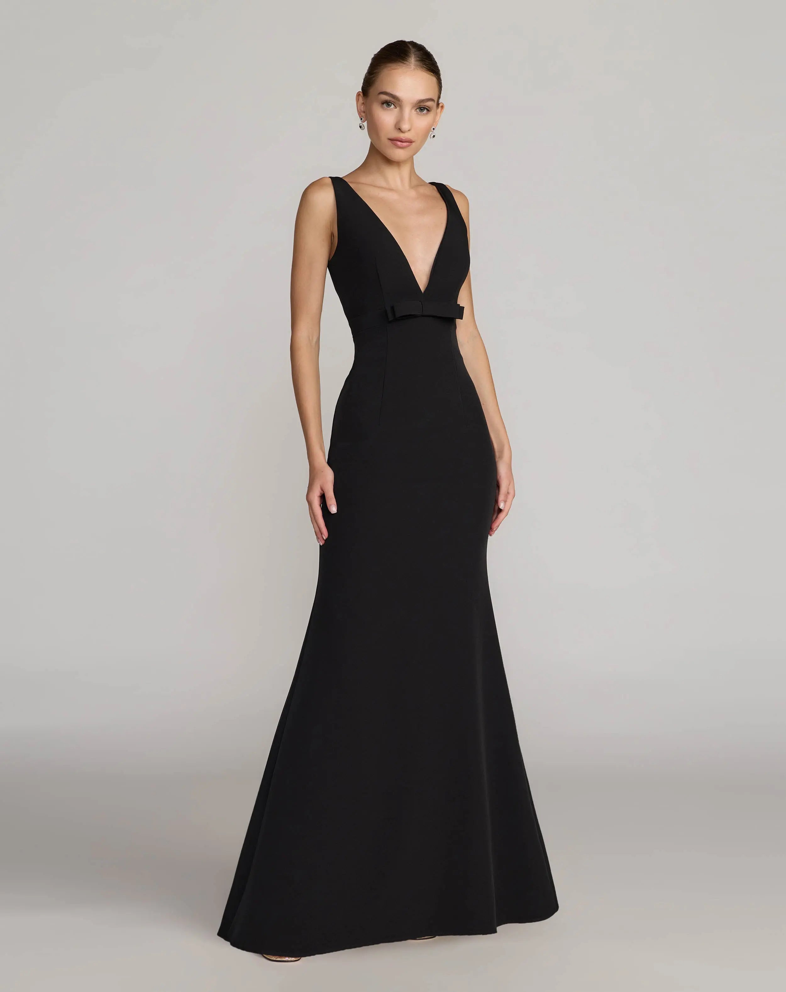 Sleeveless V Neck Mermaid Gown With Bow